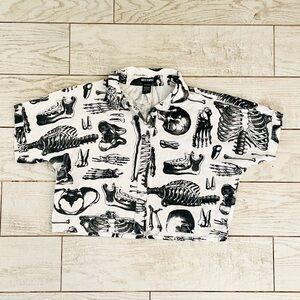 Hot Topic s/s cropped button down - size small- bone graphics